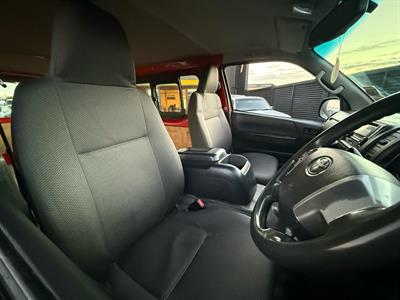 2017 Toyota Hiace - Thumbnail