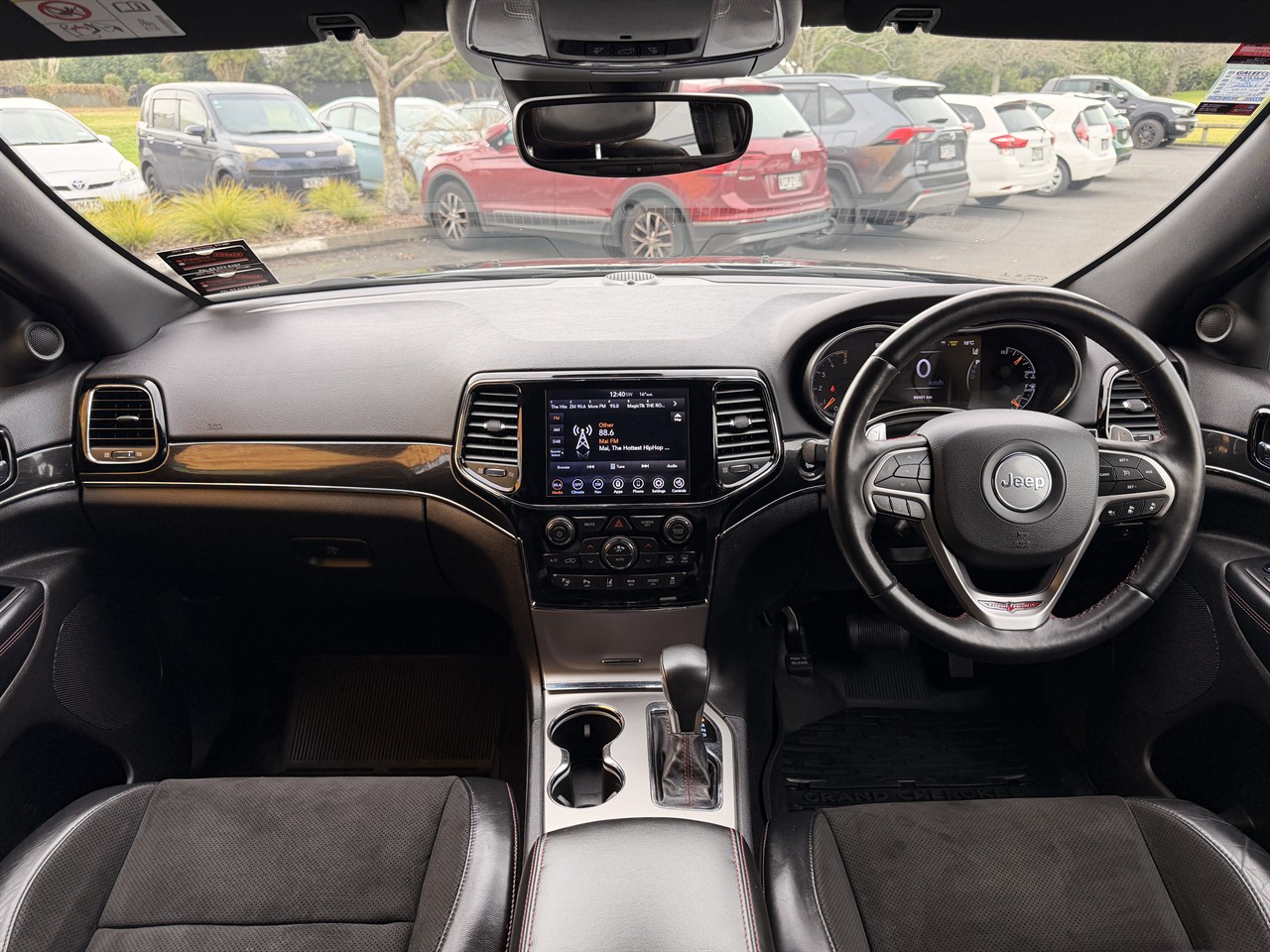 2019 Jeep GRAND CHEROKEE