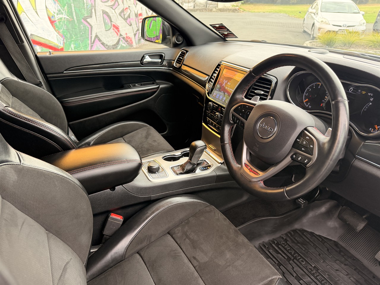 2019 Jeep GRAND CHEROKEE