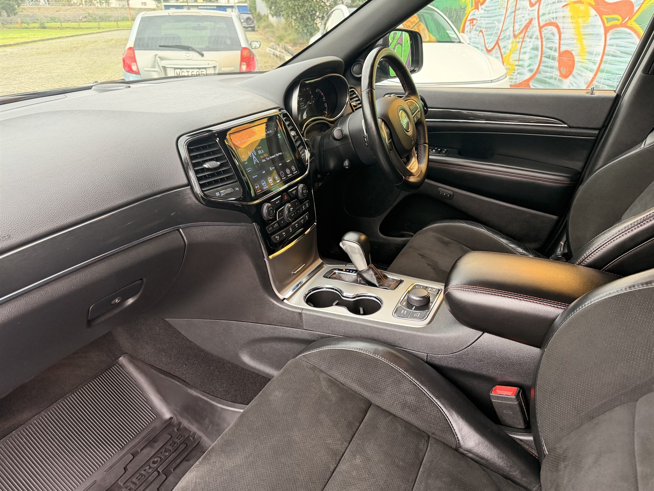 2019 Jeep GRAND CHEROKEE