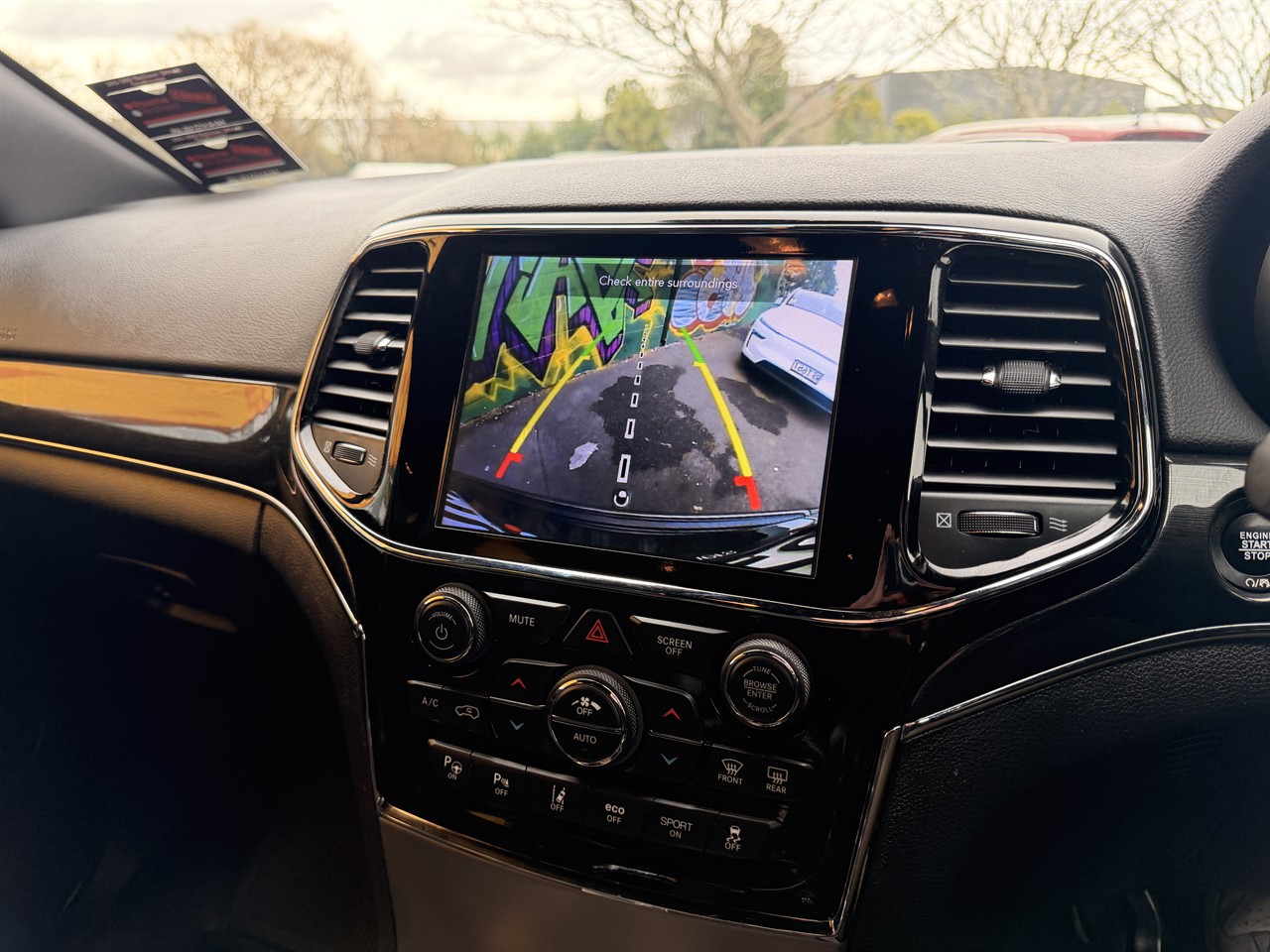 2019 Jeep GRAND CHEROKEE