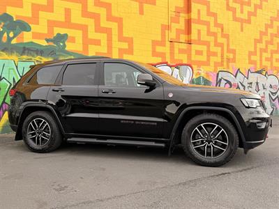 2019 Jeep GRAND CHEROKEE - Thumbnail