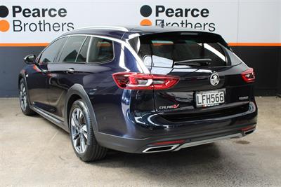 2018 Holden Commodore - Thumbnail