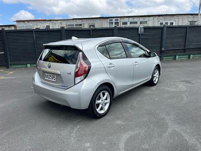 2015 Toyota Aqua - Thumbnail