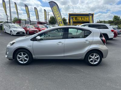 2015 Toyota Aqua - Thumbnail