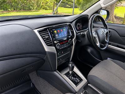 2022 Mitsubishi Triton - Thumbnail