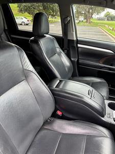 2015 Toyota Highlander - Thumbnail