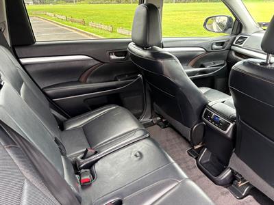 2015 Toyota Highlander - Thumbnail