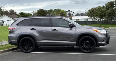 2015 Toyota Highlander - Thumbnail