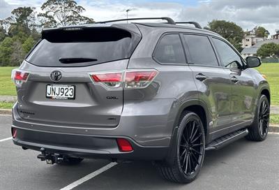 2015 Toyota Highlander - Thumbnail