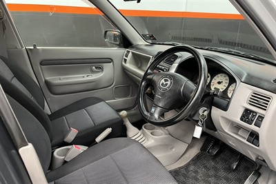 2001 Mazda Demio - Thumbnail