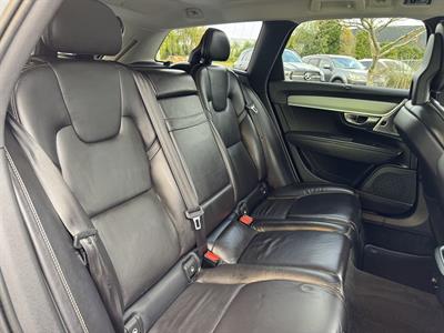 2017 Volvo V90 - Thumbnail