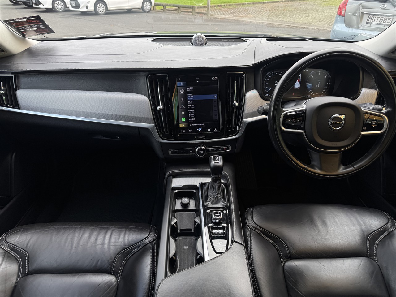 2017 Volvo V90