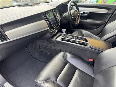 2017 Volvo V90 - Thumbnail