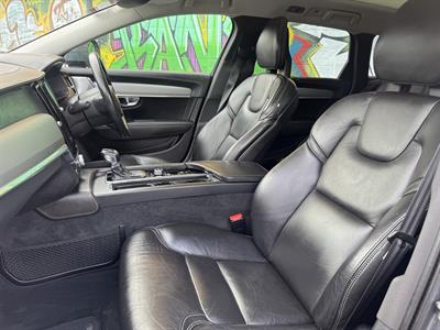2017 Volvo V90 - Thumbnail