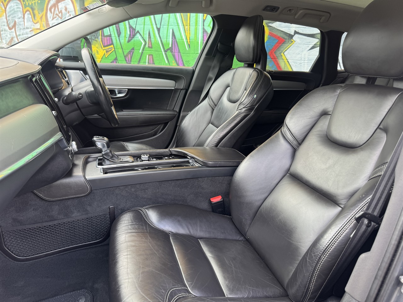 2017 Volvo V90