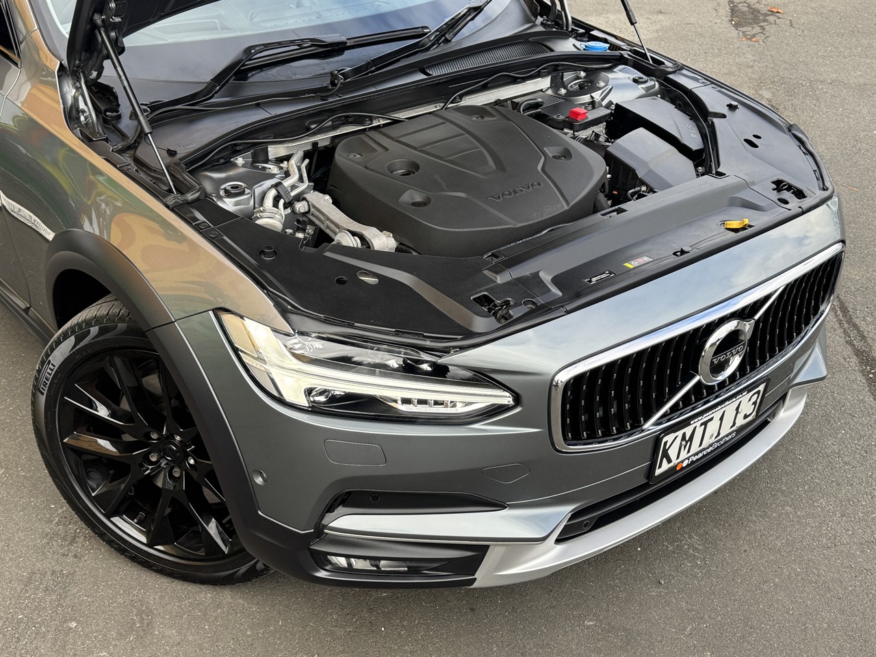 2017 Volvo V90