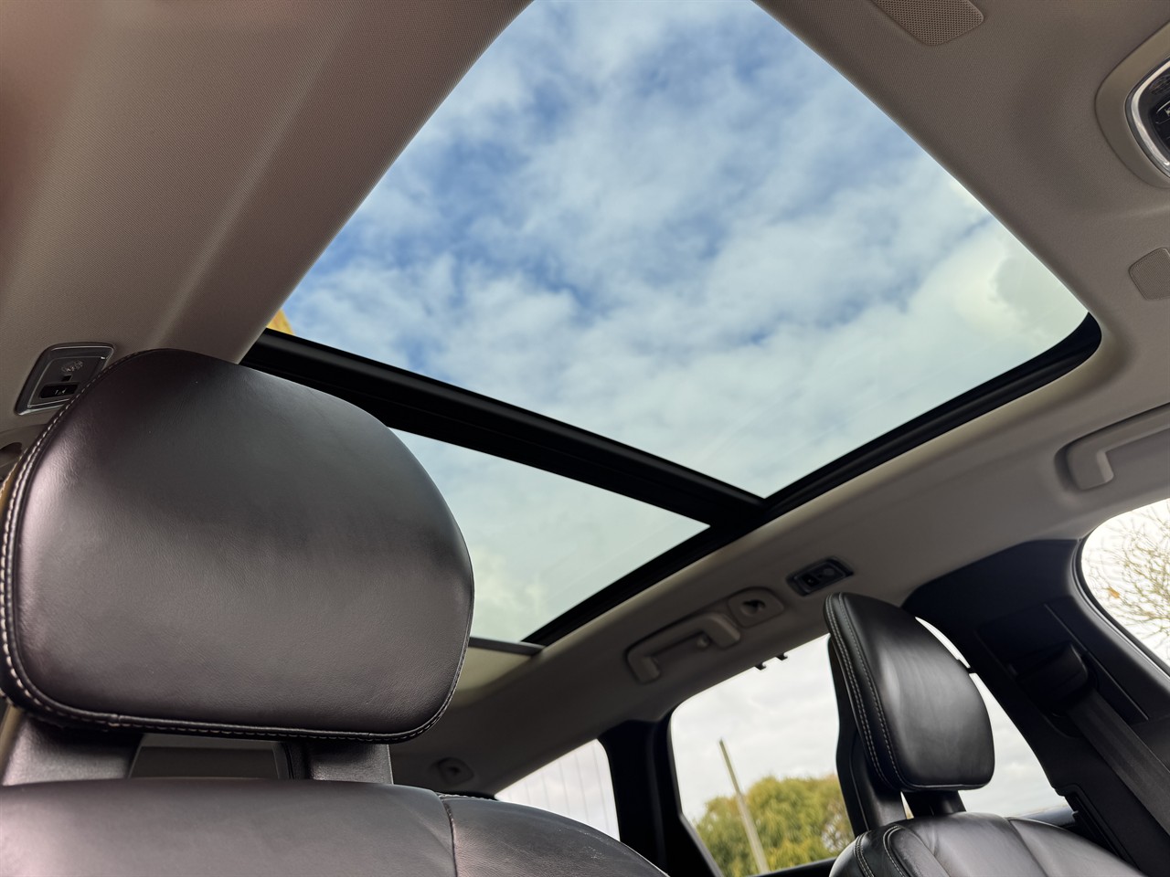 2017 Volvo V90