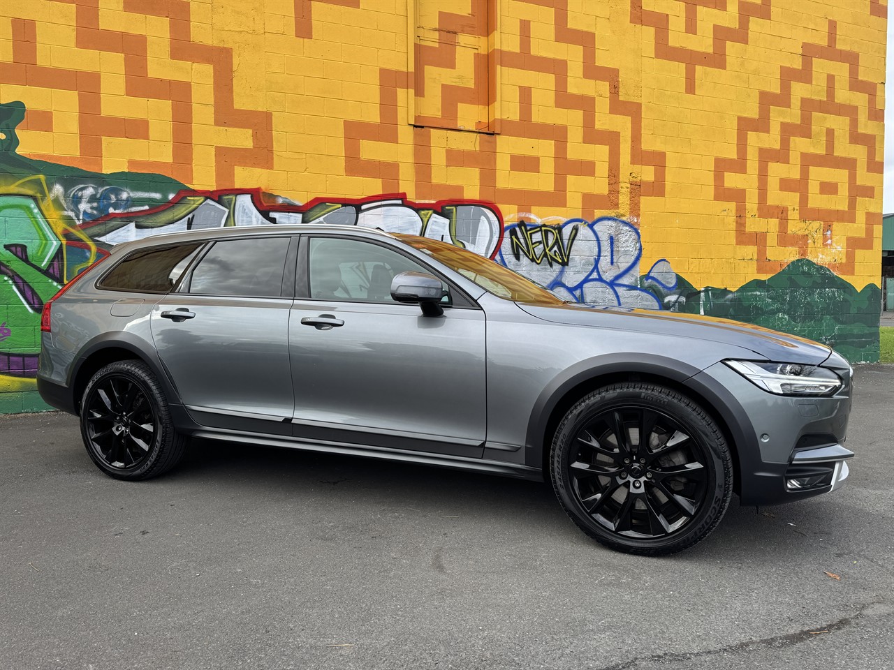 2017 Volvo V90