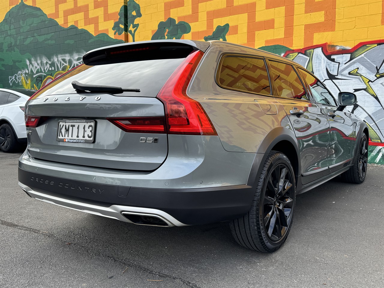 2017 Volvo V90
