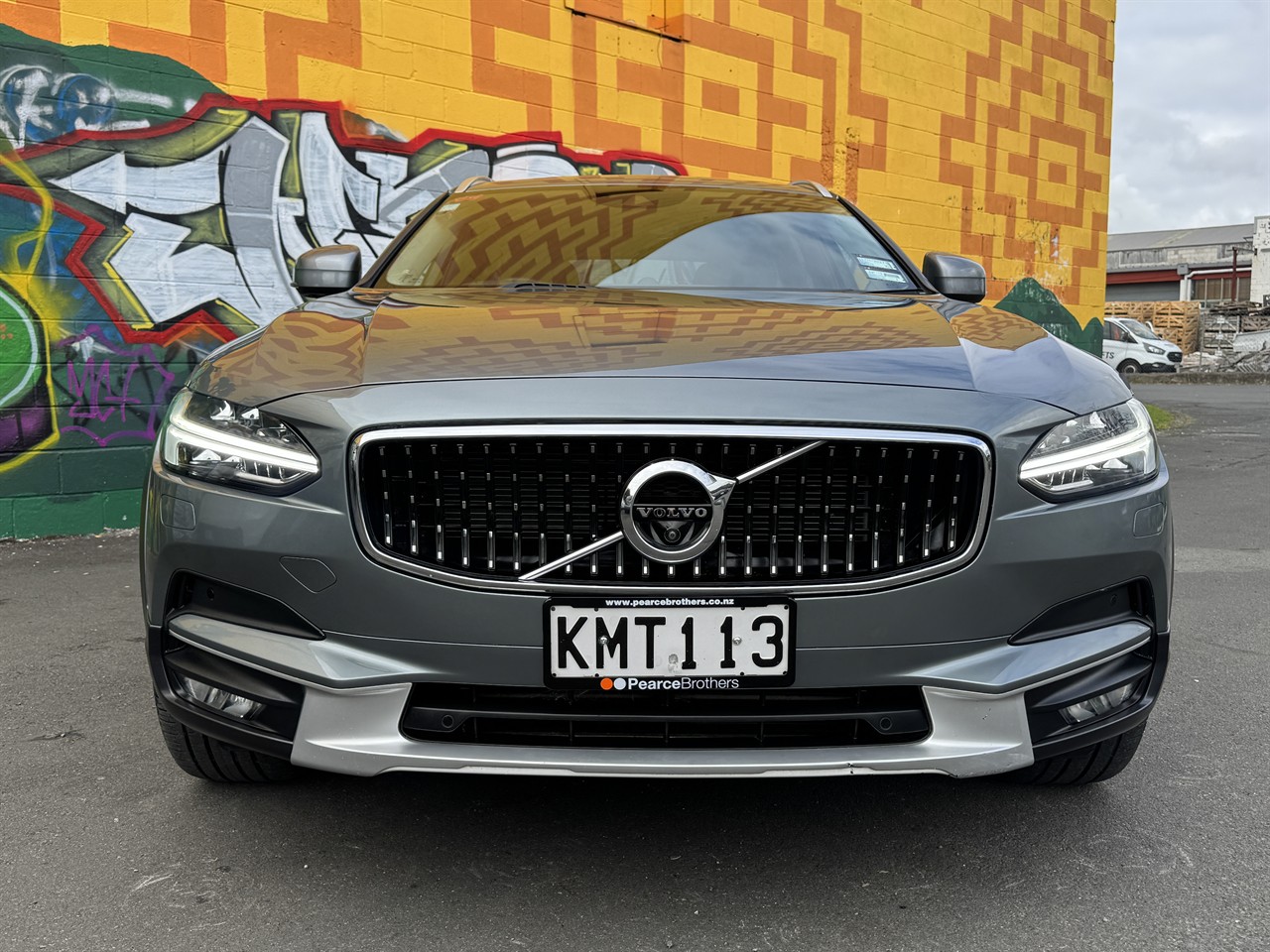 2017 Volvo V90
