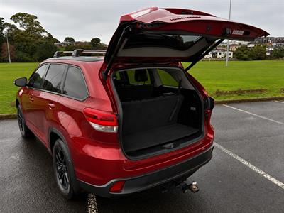 2017 Toyota Highlander - Thumbnail