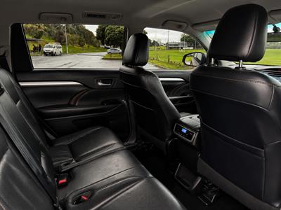 2017 Toyota Highlander - Thumbnail
