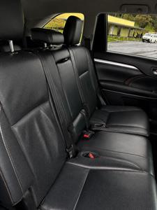 2017 Toyota Highlander - Thumbnail