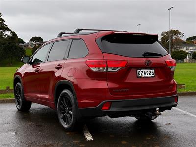 2017 Toyota Highlander - Thumbnail