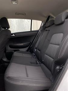 2018 Kia SPORTAGE - Thumbnail