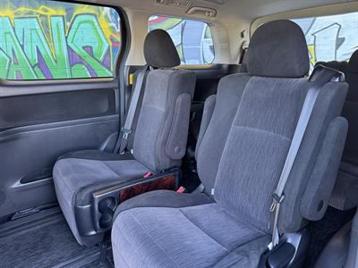 2012 Toyota Vellfire - Thumbnail