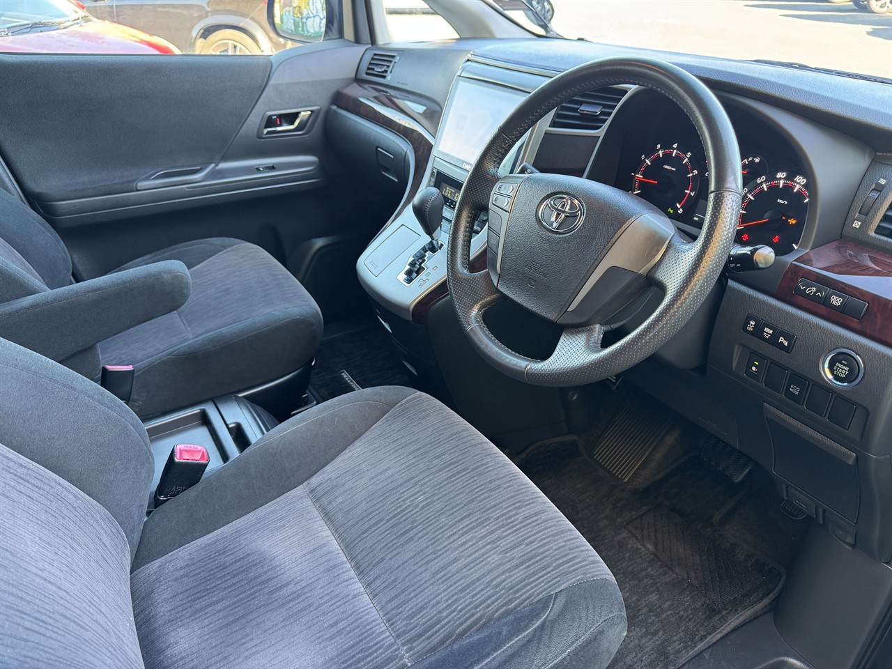2012 Toyota Vellfire