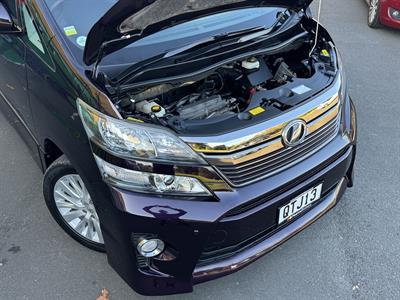 2012 Toyota Vellfire - Thumbnail