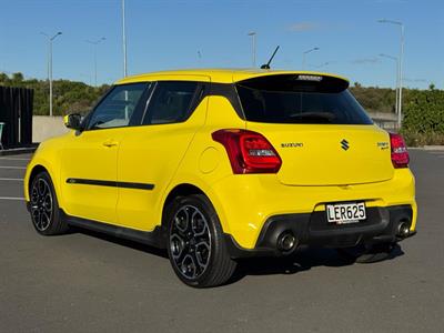 2018 Suzuki Swift - Thumbnail