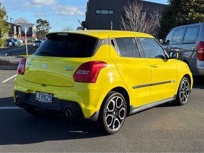 2018 Suzuki Swift - Thumbnail