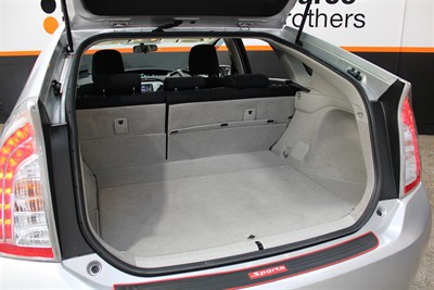 2015 Toyota PRIUS - Thumbnail