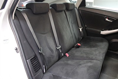 2015 Toyota PRIUS - Thumbnail