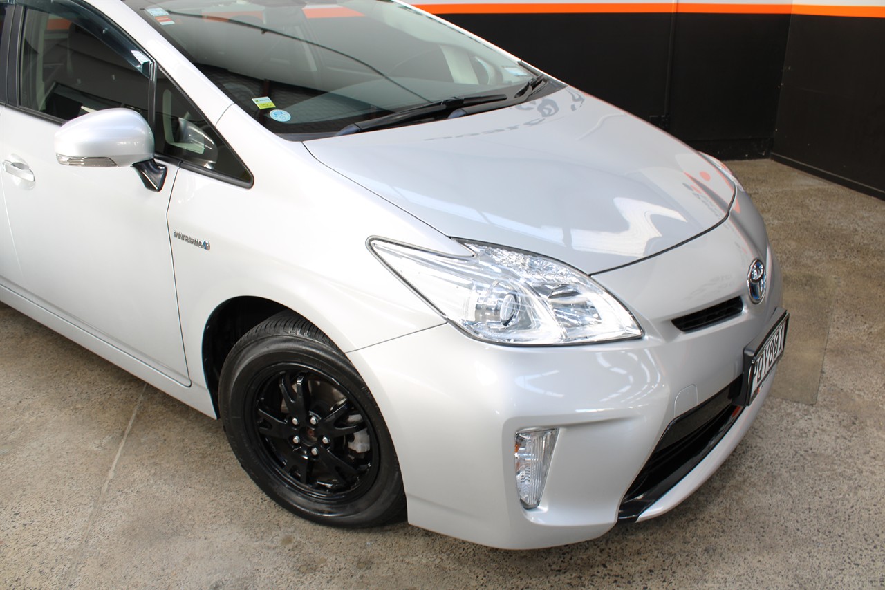 2015 Toyota PRIUS