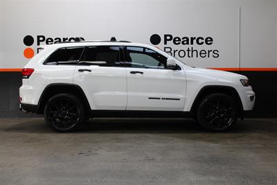 2018 Jeep Grand Cherokee - Thumbnail