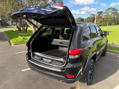 2017 Jeep GRAND CHEROKEE - Thumbnail