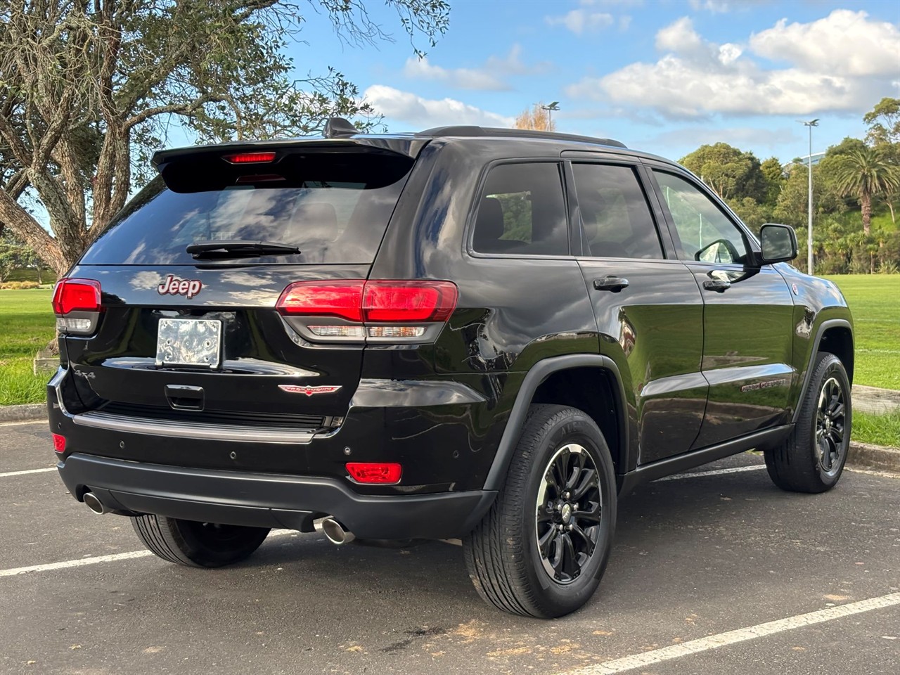 2017 Jeep GRAND CHEROKEE