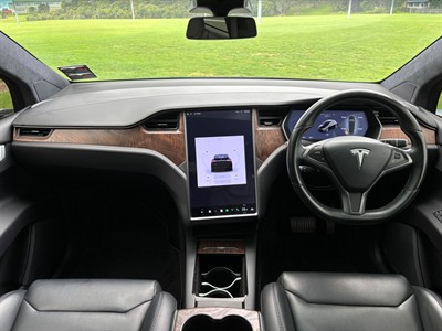 2019 Tesla Model X - Thumbnail