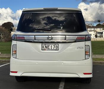 2014 Nissan ELGRAND - Thumbnail