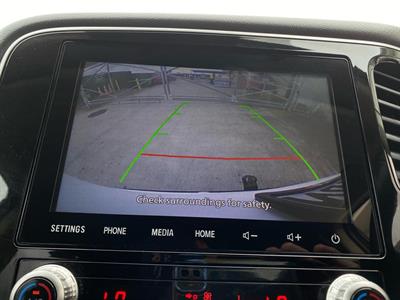 2021 Mitsubishi Outlander - Thumbnail