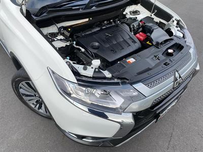 2021 Mitsubishi Outlander - Thumbnail