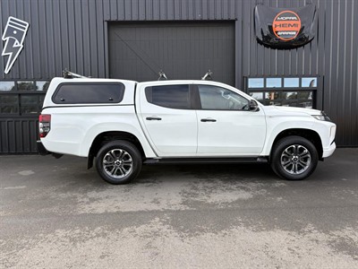 2020 Mitsubishi Triton - Thumbnail