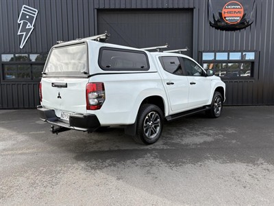2020 Mitsubishi Triton - Thumbnail