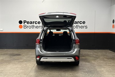 2022 Mitsubishi Outlander - Thumbnail