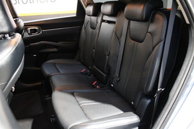 2020 Kia Sorento - Thumbnail