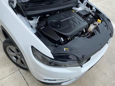 2020 Jeep Cherokee - Thumbnail